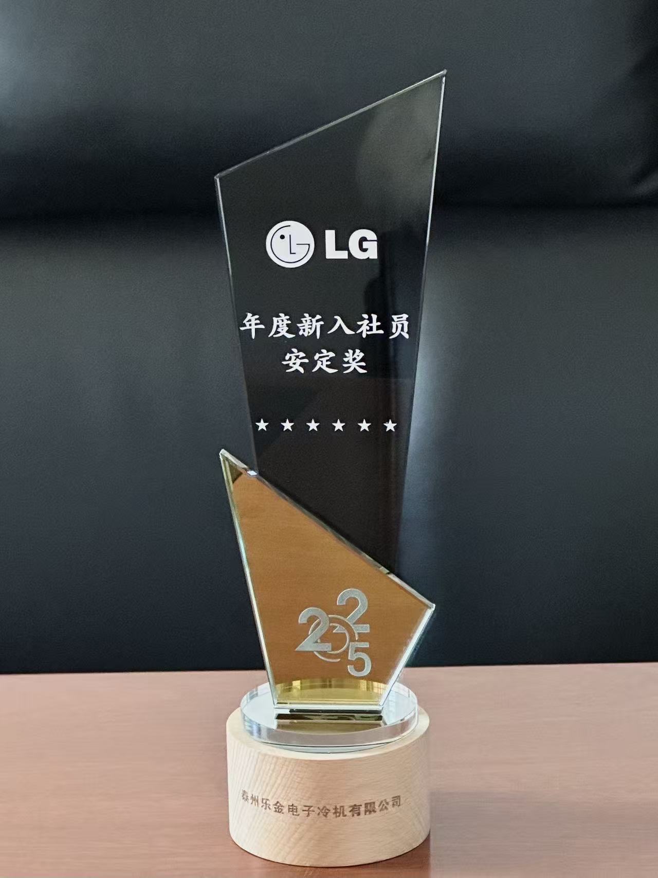 1765155974880420.jpg 1765155974880420.jpg